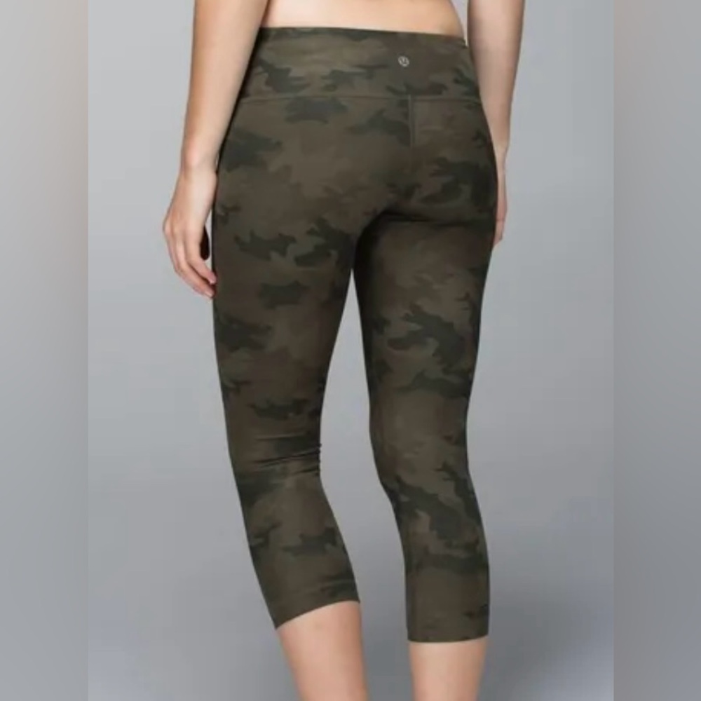 Lululemon Wunder Under Crop